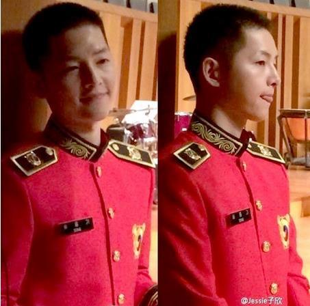 송중기(탤런트/영화배우)
군 복무 중인 배우 송중기의 최근 모습이 공개돼 화제다.
'송중기 최근 모습' 사진=중국 팬사이트