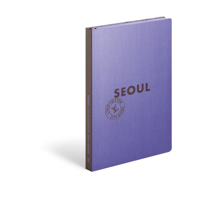 올해 처음으로 포함된 루이 비통 시티 가이드 서울 편 [사진제공=루이비통]
루이 비통은 ‘2014 루이 비통 시티 가이드(Louis Vuitton City Guide 2014)‘ 서울 편 판매 수익금 전액을 유니세프 한국위원회에 전달하였다. 이번에 전달된 수익금은 21,727,500원으로, 시티 가이드 서울편이 공식 출간된 지난 11월 28일부터 2월말까지 집계된 판매금액 전액이다.