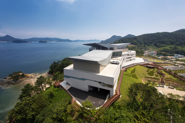 Tongyeong Concert Hall, which opened last last year, is the venue for this year’s Tongyeong International Music Festival.    TIMF