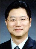 윤웅섭(기업인/일동제약대표이사사장)
일동제약(대표 이정치)은 정연진(65) 대표이사 사장을 대표이사 부회장으로, 윤웅섭(46ㆍ사진) 대표이사 부사장을 대표이사 사장으로 승진 발령했다고 24일 밝혔다.
