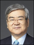 조양호(기업인/한진그룹회장/대한항공최고경영자CEO/2018평창동계올림픽유치위원회위원장)
대한항공이 항공우주 제조기술 분야의 축적된 노하우를 바탕으로 국내외 유수 대학의 전문가와 함께 산학협력 형태로 대한민국 봅슬레이 국가대표의 썰매를 제작한다고 24일 밝혔다.