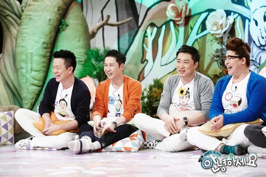 KBS2 ‘대국민 토크쇼 안녕하세요’가 ‘힐링캠프’의 결방에 시청률이 껑충 뛰었다. 월화 안방의 1인자였다.
시청률 조사기관 닐슨코리아의 집계에 따르면 24일 방송된 KBS2 ‘대국민 토크쇼 안녕하세요’(이하 안녕하세요)는 11.0%의 전국시청률을 기록했다. 전주 방송분이 기록한 8.8%보다 2.2% 포인트나 상승한 수치다.
