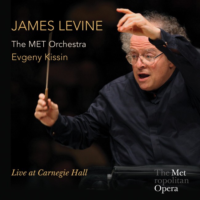 세계적인 명지휘자 제임스 레바인(James Levine)이 러시아 출신의 천재 피아니스트 예프게니 키신(Evgeny Kissin), 그리고 메트로폴리탄 오케스트라(Metropolitan Orchestra)와 함께 2013년 5월 19일 공연했던 뉴욕 카네기홀 실황을 담은 앨범이 25일 발매된다.
새 앨범 [Live at Carnegie Hall]는 척추 디스크 손상으로 지휘대를 잠시 떠나야 했던 제임스 레바인의 복귀 무대임과 동시에 러시아 출신의 세계적인 피아니스트 예프게니 키신이 함께한 연주의 녹음 앨범이라는 점에서 주목을 받았다.