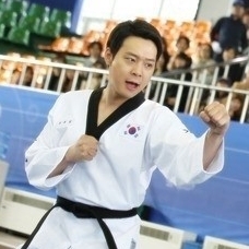 유천(박유천/가수/탤런트/JYJ)
배우 박유천이 태권도 시범단으로 변신, 남다른 실력을 뽐냈다.