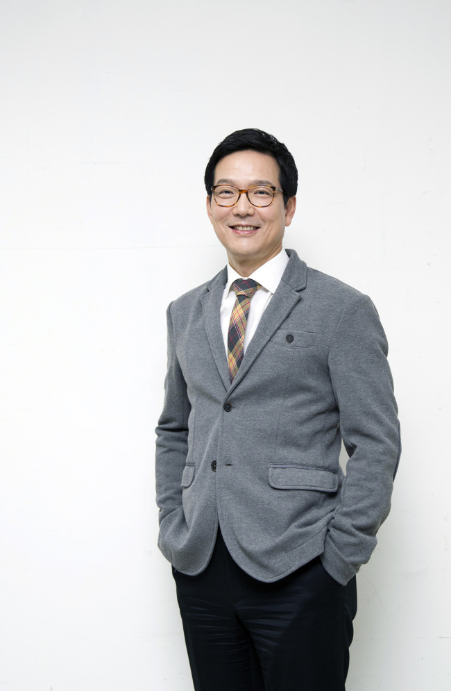 함익병(의사/함익병앤에스더클리닉원장)
최근 인터뷰 논란으로 지상파를 떠났던 함익병 피부과 전문의가 종합편성채널 JTBC를 통해 다시 시청자와 만난다.