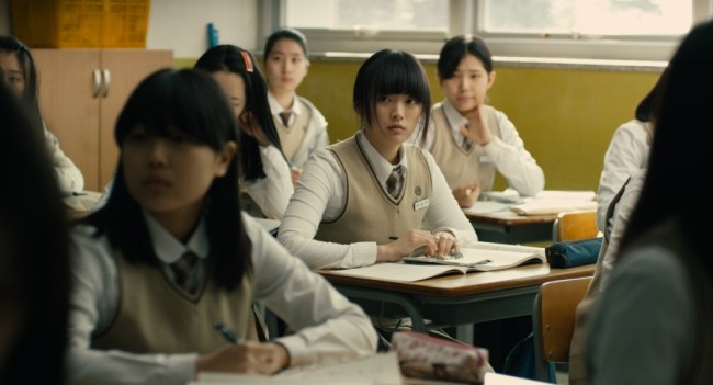 A scene from Lee Su-jin’s “Han Gong-ju.”   CGV Movie Collage