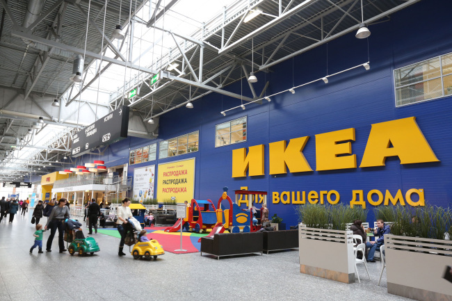 Customers are seen outside an Ikea store at the MEGA Belaya Dacha shopping complex in Moscow, Russia.  Bloomberg