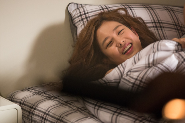 경수진(탤런트/인넥스트트렌드)
배우 경수진이 데뷔 이래 첫 베드신(?)에 도전하며 ‘트러블메이커’로의 활약을 예고했다.