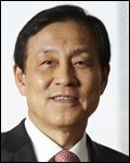 김정태(금융기관단체인/하나금융그룹회장/국립중앙박물관회회장)
하나금융지주는 김정태 대표이사 회장에게 지난해 총 13억3800만원의 보수를 지급했다고 31일 공시했다.