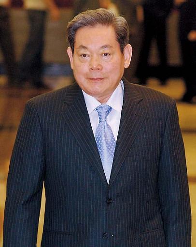 이건희(기업인/국제기관단체인/삼성전자회장)
The superrich’s pursuit of sports often goes beyond the role of spectator or a participant. They show their affection on a scale befitting their assets.