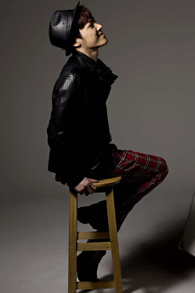 휘성(최휘성/가수)
Veteran singer-songwriter Wheesung is slated to make a come back with a new album next month, marking his official return to the music scene since completing military duty last year.