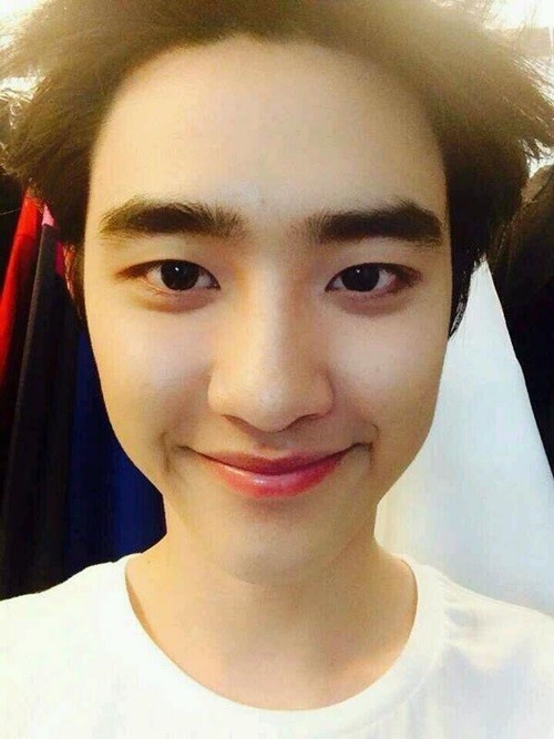 디오(도경수/가수/EXO/EXO-K)
슈퍼주니어 려욱 트위터가 난데없이 엑소(EXO) 디오 트위터로 바뀌어 누리꾼들을 놀라게 했다.