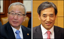 현오석(좌부터/장관/기획재정부장관부총리),이주열(한은총재/한국은행총재)
현오석 부총리 겸 기획재정부 장관이 2일 오후 한국은행을 방문해 이주열 총재와 면담한다. 정부의 경제사령탑이 한은을 직접 방문해 총재와 접견하는 것은 2009년 윤증현 전 기재부 장관 이후 5년만이다. 현 부총리의 한은 방문은 취임 이래 처음이다.