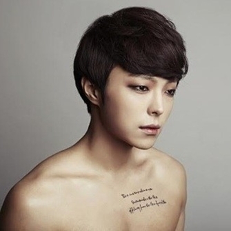박시환(가수)
Mnet 오디션 프로그램 ‘슈퍼스타K5’ 준우승자 박시환이 상반신 누드 티저를 위해 10kg를 감량한 소식이 화제다.