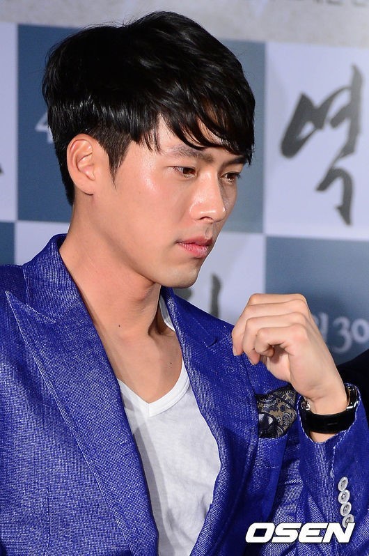 현빈(김태평/영화배우/탤런트)
배우 현빈이 영화제작보고회 현장에서 오랜만에 모습을 선보였다.