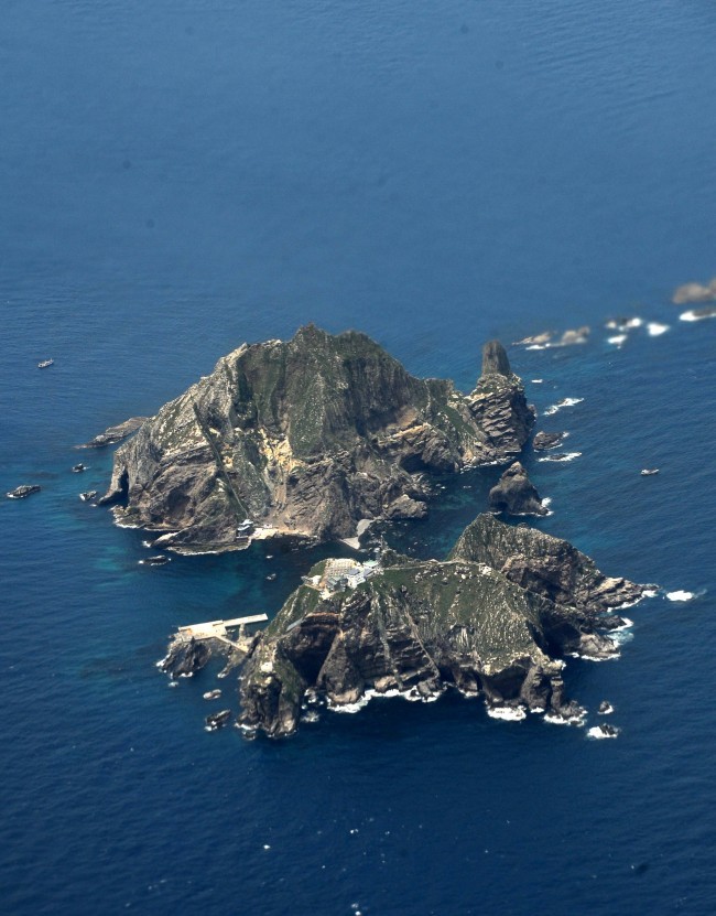 The Dokdo islets. (Lee Sang-sub/The Korea herald)