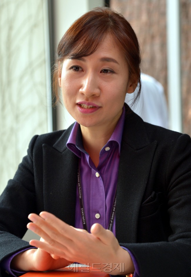 김정선 경력단절여성지원사업 혜택<br />김명섭 기자 msiron@heraldcorp.com
김정선 경력단절여성지원사업 혜택
김명섭 기자 msiron@heraldcorp.com