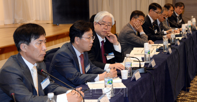 9일 오전 서울 양재동 THE-K 서울호텔 컨벤션센터에서 산업통상자원부 주최, 한국산업기술평가관리단 주관으로 '2014 세계일류 소재개발사업 성과전시 및 발전방안 토론회'가 열리고 있다./ 안훈 기자 rosedale@ 2014.04.09
9일 오전 서울 양재동 THE-K 서울호텔 컨벤션센터에서 산업통상자원부 주최, 한국산업기술평가관리단 주관으로 '2014 세계일류 소재개발사업 성과전시 및 발전방안 토론회'가 열리고 있다./ 안훈 기자 rosedale@ 2014.04.09
9일 오전 서울 양재동 THE-K 서울호텔 컨벤션센터에서 산업통상자원부 주최, 한국산업기술평가관리단 주관으로 '2014 세계일류 소재개발사업 성과전시 및 발전방안 토론회'가 열리고 있다./ 안훈 기자 rosedale@ 2014.04.09
9일 오전 서울 양재동 THE-K 서울호텔 컨벤션센터에서 산업통상자원부 주최, 한국산업기술평가관리단 주관으로 '2014 세계일류 소재개발사업 성과전시 및 발전방안 토론회'가 열리고 있다./ 안훈 기자 rosedale@ 2014.04.09
9일 오전 서울 양재동 THE-K 서울호텔 컨벤션센터에서 산업통상자원부 주최, 한국산업기술평가관리단 주관으로 '2014 세계일류 소재개발사업 성과전시 및 발전방안 토론회'가 열리고 있다./ 안훈 기자 rosedale@ 2014.04.09
9일 오전 서울 양재동 THE-K 서울호텔 컨벤션센터에서 산업통상자원부 주최, 한국산업기술평가관리단 주관으로 '2014 세계일류 소재개발사업 성과전시 및 발전방안 토론회'가 열리고 있다./ 안훈 기자 rosedale@ 2014.04.09