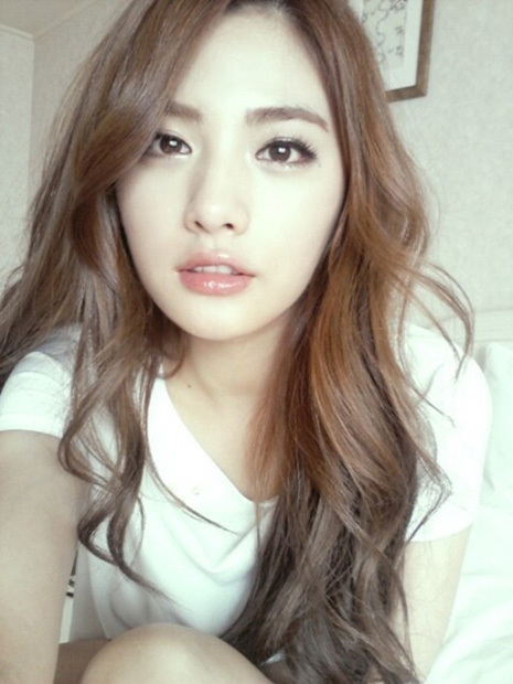 나나(가수/애프터스쿨/오렌지캬라멜/애프터스쿨레드)
오렌지캬라멜의 나나가 배우 김수현과의 스캔들을 해명해 눈길을 모았다.