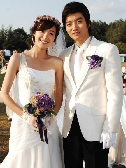 소이현(좌부터/조우정/탤런트/영화배우),인교진(탤런트/영화배우)
열애사실을 인정한 배우 소이현과 인교진이 오는 10월에 결혼한다.