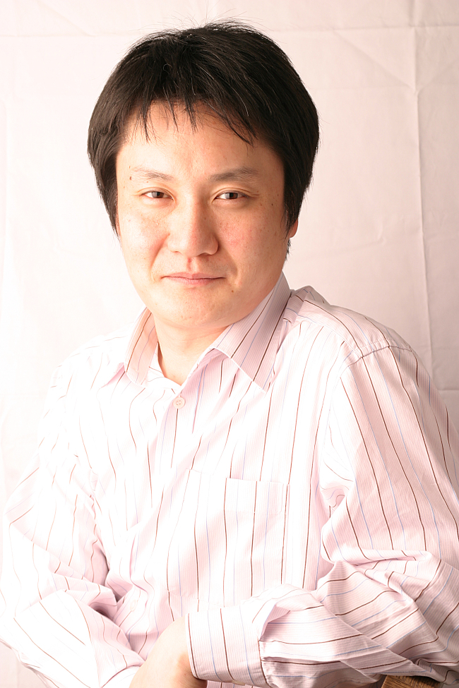 손상원(공연제작자/이다엔터테인먼트대표)
“지난해 참가 대학수가 42개였는데 올해 60개 이상으로 늘어날 것 같습니다. H-스타페스티벌에 참가한 학생들이 10년 뒤 공연계를 이끌 인물이 되도록 도울 것입니다”