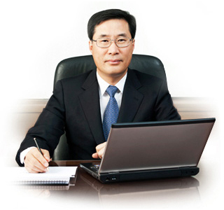 윤준모(기업인/현대위아대표이사사장/현대위스코사장/현대메티아사장)
윤준모<사진> 현대위아 대표가 올해 매출 10조원을 달성하고 2020년에는 매출 20조원을 달성하겠다는 포부를 밝혔다.