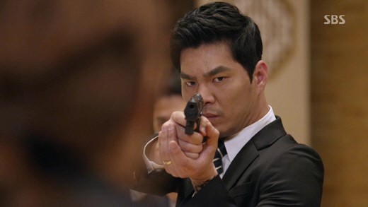 최민철(뮤지컬배우/PL엔터테인먼트)
SBS 월화드라마 ‘신의 선물-14일’ 속 ‘문신남’의 정체가 드러났다.