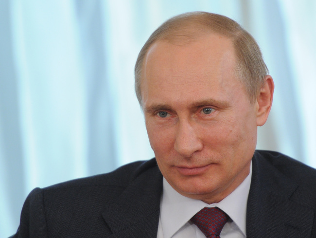 블라디미르푸틴(VladimirPutin/정치인/러시아대통령)
블라디미르 푸틴 러시아 대통령은 우크라이나 사태가 터진 후 러시아가 G8(G7+ 러시아)체제에서 축출되자 “러시아에는 서방 말고도 많은 친구들이 있다”고 말했다. 푸틴이 말한 가장 친한 친구가 바로 중국이다.