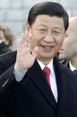 시진핑(XiJinping/정치인/중국국가주석/중국공산당중앙군사위원회주석)
블라디미르 푸틴 러시아 대통령은 우크라이나 사태가 터진 후 러시아가 G8(G7+ 러시아)체제에서 축출되자 “러시아에는 서방 말고도 많은 친구들이 있다”고 말했다. 푸틴이 말한 가장 친한 친구가 바로 중국이다.