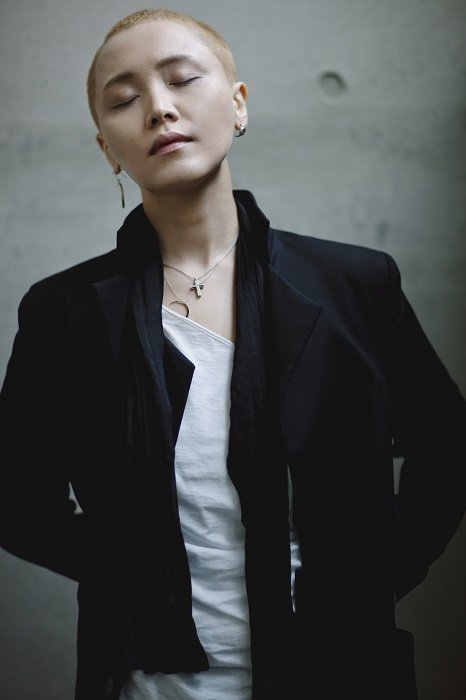 이소라(가수)
지난 8일, 6년만의 정규 8집 앨범 ‘8’로 돌아온 가수 이소라가 오는 오는 6월 19일부터 29일까지총 8회에 걸쳐 서울 한남동에 위치한 블루스퀘어 삼성홀에서 단독 콘서트 ‘이소라 8’을 개최하고,15일 오후 2시, 인터파크를 통해 티켓을 오픈한다.