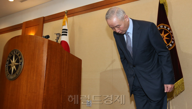 남재준 국정원장 사과발표.<br />박해묵 기자/mook@heraldcorp.com 140415