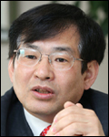 김도형(금융기관단체인/전행정공무원/한국거래소시장감시위원장)
“불공정거래 근절대책의 궁극적인 목표는 작전세력을 얼마나 많이 처벌하느냐가 아닙니다. 시장이 건전해졌다는 믿음이 늘어나고 그로 인해 신규 투자가 유입돼 활기를 되찾는 것이 더욱 중요합니다.”