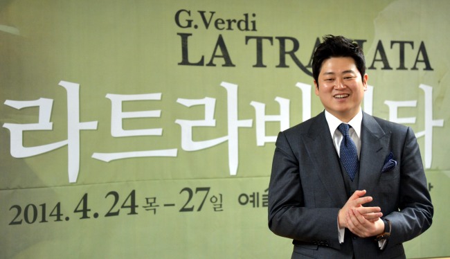 Kang Yosep poses for photos during an interview with The Korea Herald in Seoul last week.   Kim Myung-sub/The Korea Herald