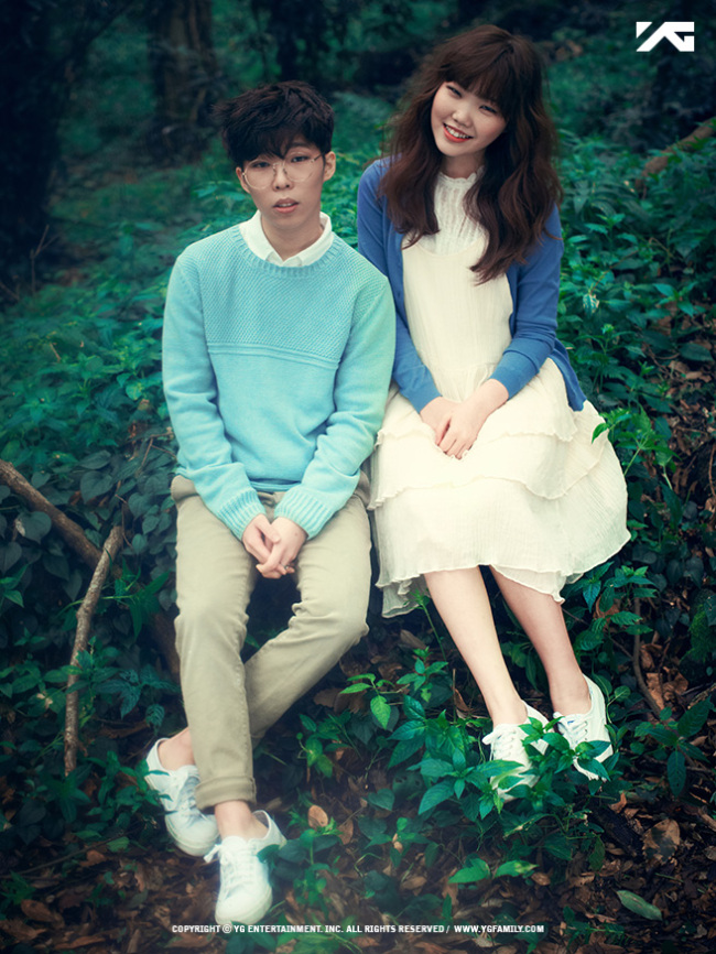 이찬혁(좌부터/가수/악동뮤지션),이수현(가수/악동뮤지션)
Akdong Musician’s new song “Galaxy,” a track from the duo’s recently released debut album “PLAY,” has been ruled inappropriate by the national broadcasting station KBS.
Akdong Musician. YG Entertainment