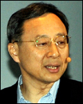 황창규(기업인/KT대표이사회장)
경영정상화를 위해 강력한 내부 개혁을 진행중인 황창규<사진> KT 회장이 17일 취임 후 처음으로 주요 계열사 사장단 회의를 열었다.