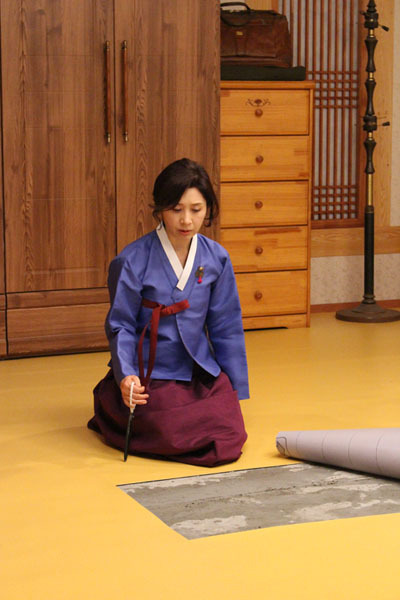 김혜옥(탤런트/영화배우)
MBC 주말드라마 ‘왔다! 장보리‘에서 비술채 2대 침선장이 되기 위해 수단과 방법을 가리고 않고 온갖 악행을 일삼고 있는 인화, 김혜옥의 악녀 연기가 화제가 되고 있다.