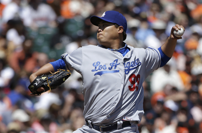 류현진(야구선수/LA다저스투수)
Los Angeles Dodgers pitcher Ryu Hyun-jin throws against the San Francisco Giants during the second inning in San Francisco on Thursday.   AP-Yonhap