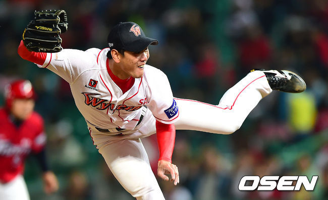 김광현(야구선수/SK와이번스투수)
SK 와이번스 투수 김광현이 세월호 침몰 사고로 인한 피해자들을 위해 성금 1000만원을 기부하기로 했다.