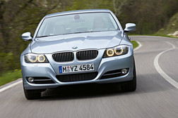 글로벌 고급차 브랜드 BMW, 아우디, 메르세데스-벤츠가 세계 최대 자동차 시장 중국에서 또다른 격전을 준비하고 있다. 급성장을 거듭하고 있는 중고차 시장에서 이들은 한치의 양보없는 혈전을 펼칠 예정이다.