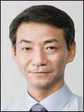 권용원(기업인/키움증권대표이사사장)
지난 2000년 지점이 없는 온라인 증권사로 출범한 키움증권(권용원 사장)은 최근 몇 년 동안 기업공개(IPO) 분야에서 두각을 나타내며 종합금융투자회사로 확실히 자리매김하고 있다. 이러한 성과를 인정받아 ‘2014 헤럴드경제 자본시장대상’에서 특별상을 수상했다.