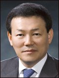 김기범(금융인/KDB대우증권대표이사/금융투자협회자율규제위원)
KDB대우증권(김기범 사장)은 ‘고객만족’을 최우선 과제로, 임직원 모두가 최상의 서비스를 제공하기 위해 전력을 다하고 있다. 고객의 소리(VOC), 뷰파인더(Viewfinder) D 등 고객 소통 채널을 적극 운영, 고객과의 접점을 강화하고 있다.
