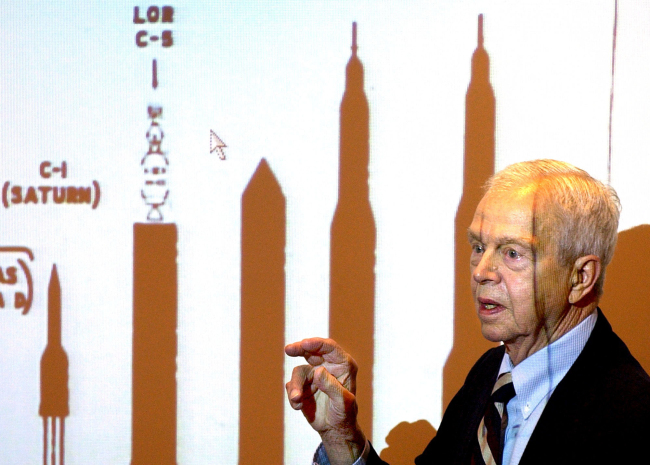 John C. Houbolt.   AP-Yonhap