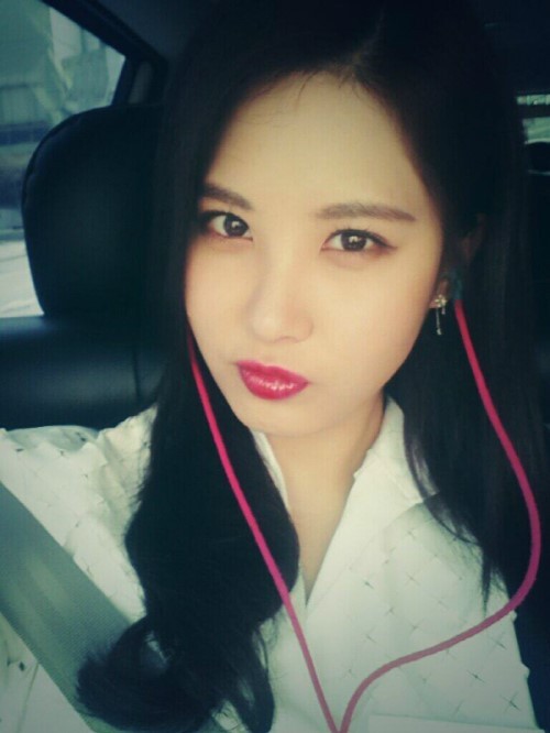 서현(서주현/가수/소녀시대/소녀시대-태티서)
연예인들이 세월호 침몰 사고에 대한 안타까움과 애도, 안이한 대응에 대한 분노와 답답함을 표시하고 있다.