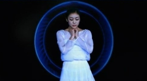 김연아(스케이트선수)
‘피겨여왕’ 김연아(24)가 세월호 침몰 사고 피해자와 희생자 가족들을 위해 1억원을 기부했다.
