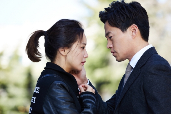 김희선(좌부터/탤런트/영화배우),이서진(탤런트/영화배우)
아이들은 어른들을 믿을 수 없다. 어른들이 만들어놓은 허술한 시스템에 어른들의 양심부족까지 더해진 재난 사고가 반복되고 있어 기성세대의 한 사람으로서 아이들을 볼 낯이 없다.