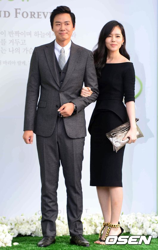 연정훈(좌부터/탤런트/영화배우),한가인(김현주/탤런트/영화배우)
배우 연정훈과 한가인이 결혼 9년 만에 2세 소식을 알려 화제다.