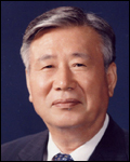 이중근(기업인/부영대표이사회장)
부영그룹(회장 이중근ㆍ사진)은 22일 미얀마의 경제중심지인 양곤시에 위치한 투운나 종합경기장 내 태권도 국가대표 훈련센터 부지위에서 태권한류를 위한 첫 삽을 뜨는 기공식 행사를 치뤘다고 밝혔다.