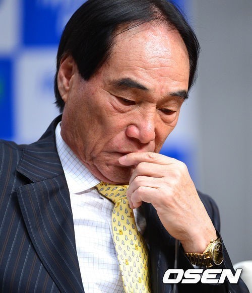 박종환(축구감독/성남FC)
선수 폭행으로 물의를 빚은 박종환(76) 프로축구 성남FC 감독이 자진 사퇴했다. 지난해 12월 취임한 지 4개월 만의 불명예 퇴진이다.