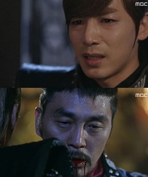 진이한(위부터/김현중/뮤지컬배우/영화배우),김영호(탤런트/영화배우)
드라마 ‘기황후’에서 배우 진이한이 자신의 손으로 김영호를 죽이고 오열하는 장면이 시청자들의 심금을 울렸다
[사진출처=MBC 드라마 '기황후' 캡처]