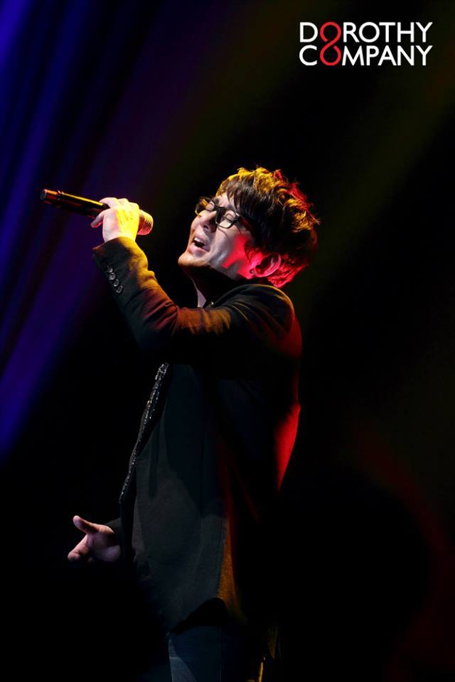 신승훈(가수)
As the weather begins to brighten and the promise of greener pastures is just around the corner, a handful of popular artists have organized a series of concerts, moving away from the typical overcrowded, flashy K-pop stage settings